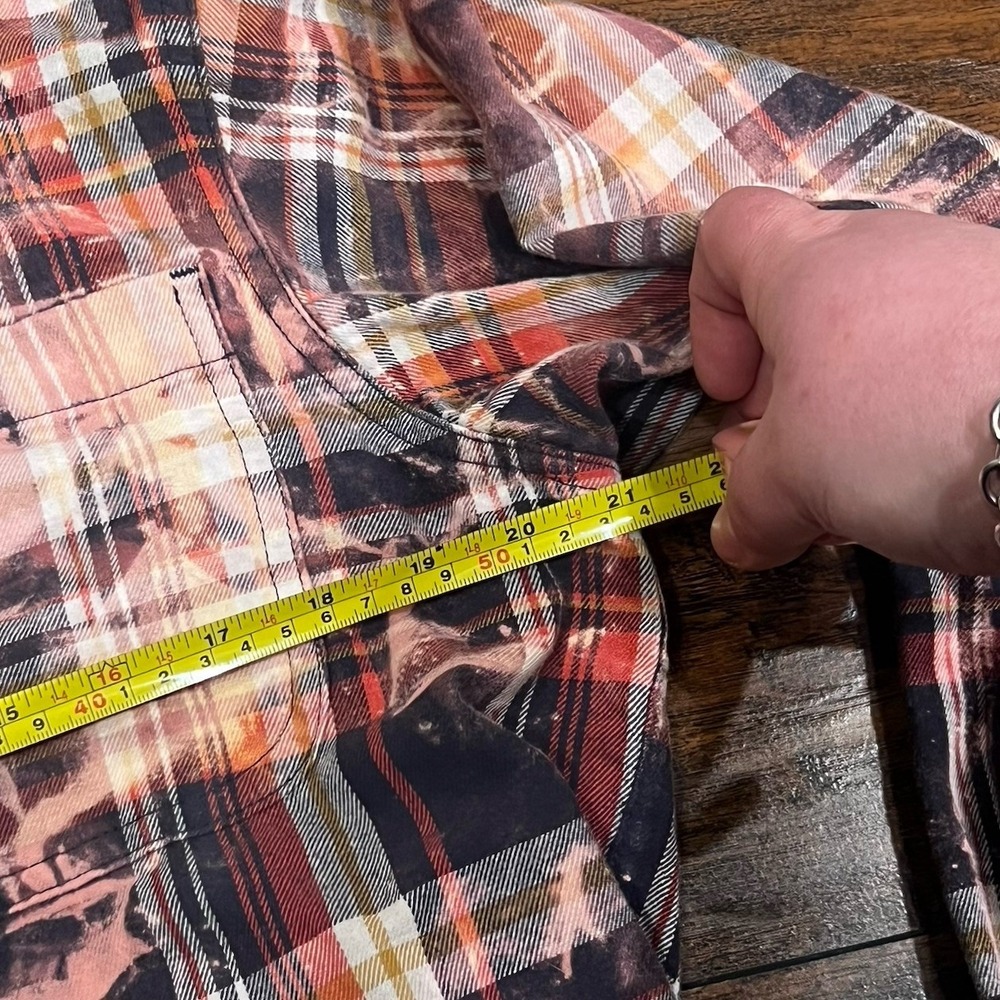 Men's Plaid Flannel With Full Moon & Forest Design, Men's‎ Size Medium - Picture 5 of 9